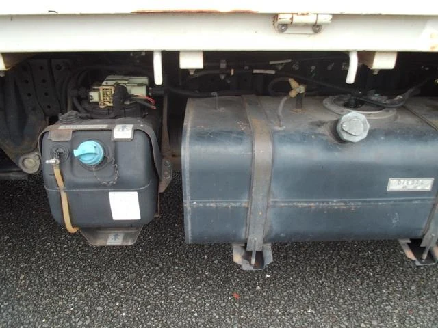 Mitsubishi Fuso CANTER 15