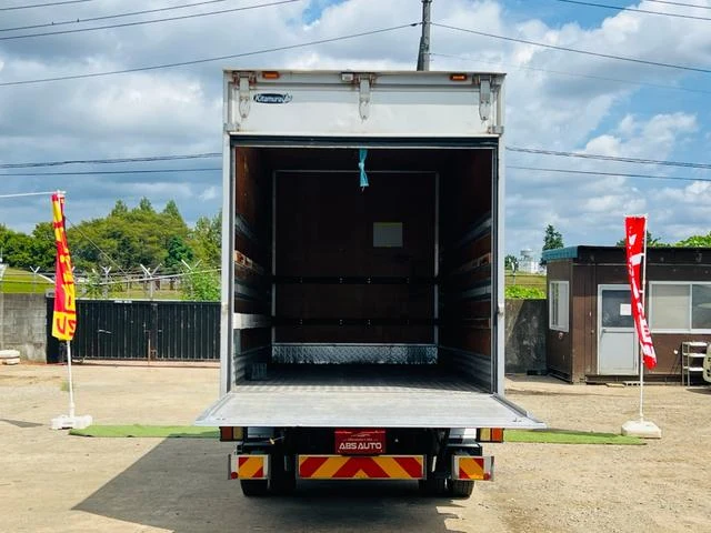 UD Trucks KAZET 8