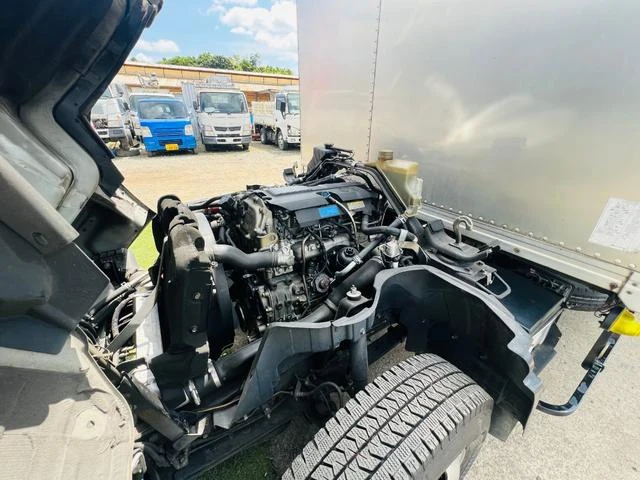 UD Trucks KAZET 33
