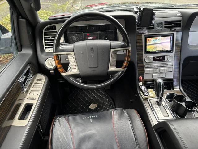 Lincoln NAVIGATOR 57