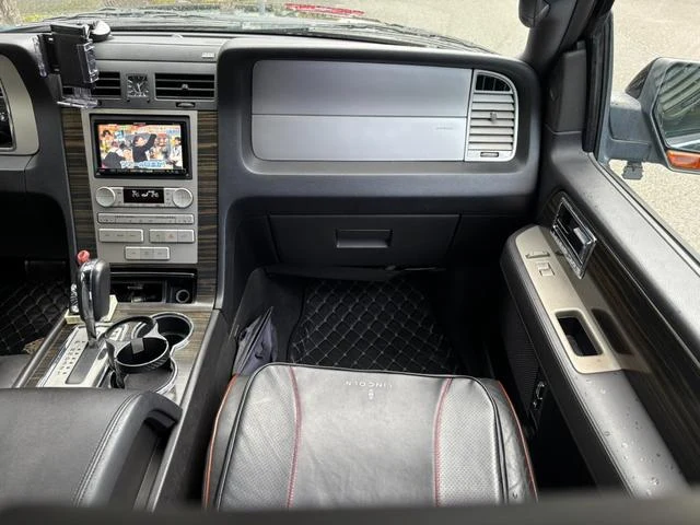 Lincoln NAVIGATOR 56