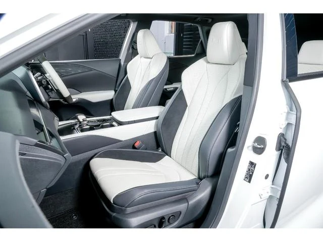 Lexus RX 16