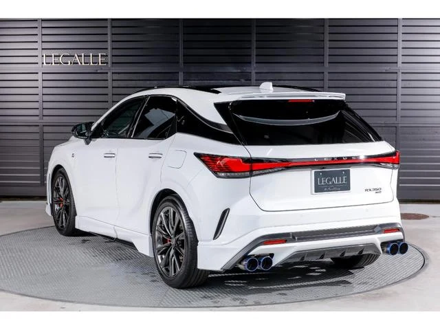 Lexus RX 9