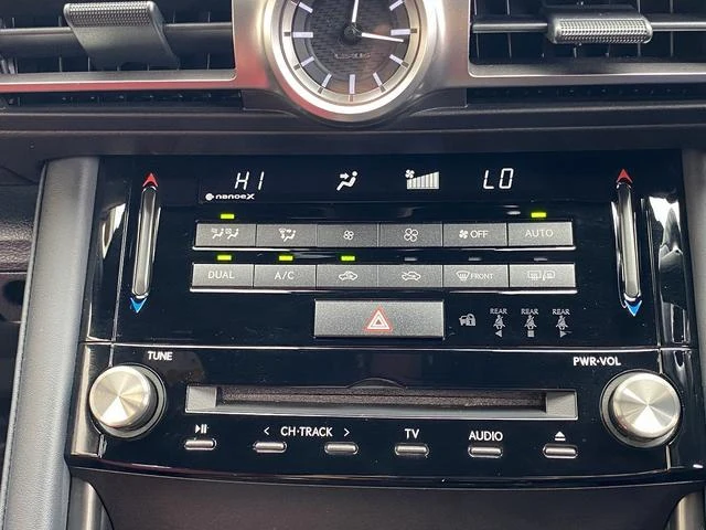Lexus IS 22