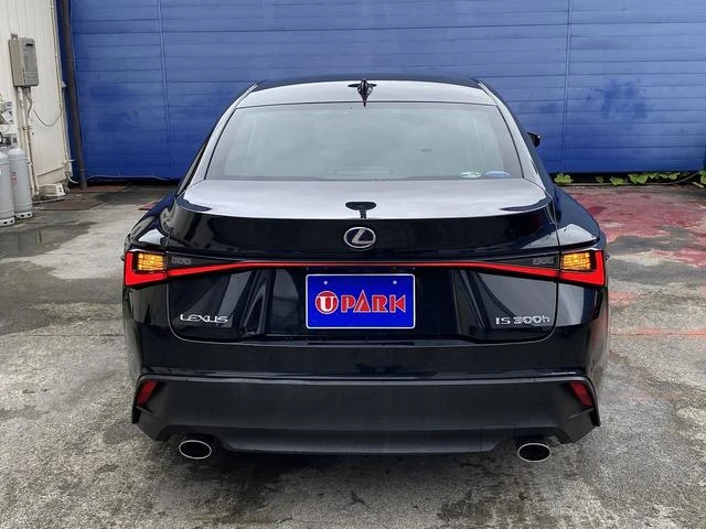 Lexus IS 7