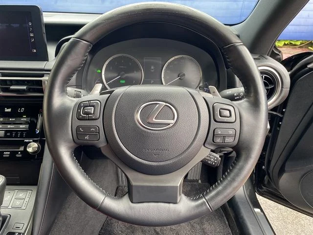 Lexus IS 38