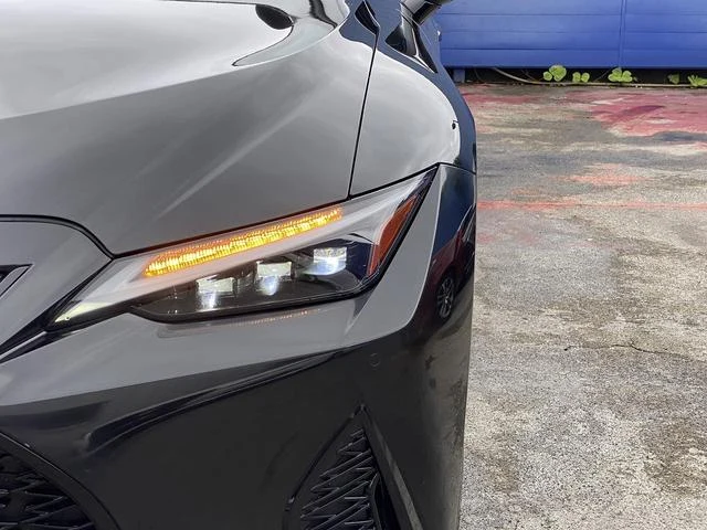 Lexus IS 56