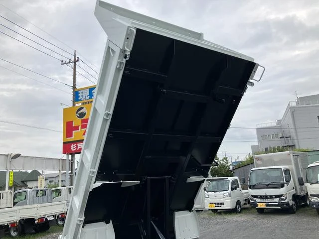 Mitsubishi Fuso CANTER 26