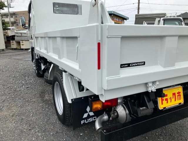 Mitsubishi Fuso CANTER 23