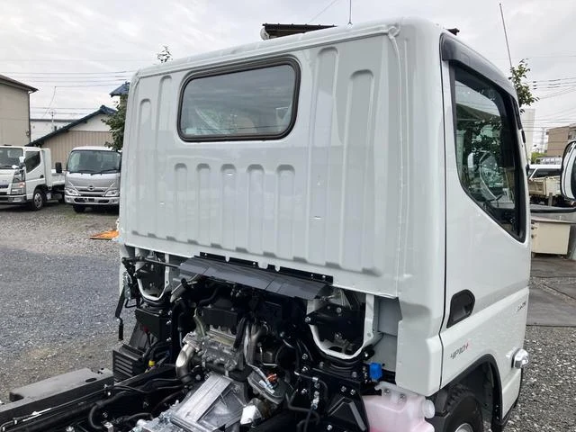 Mitsubishi Fuso CANTER 28