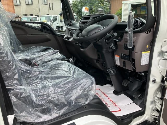 Mitsubishi Fuso CANTER 5