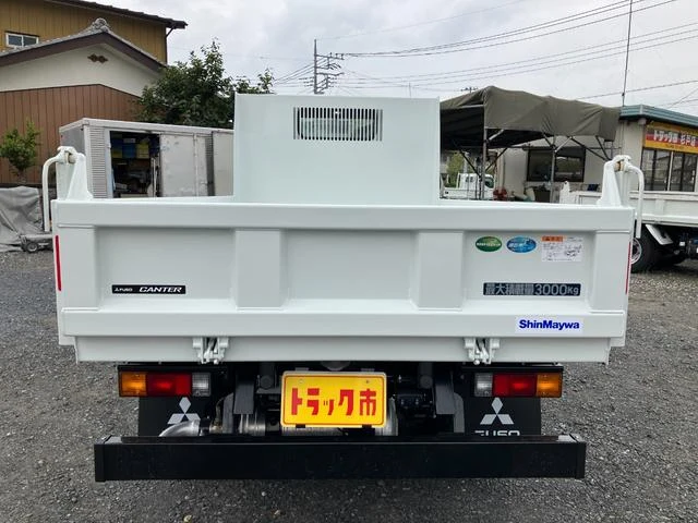 Mitsubishi Fuso CANTER 21