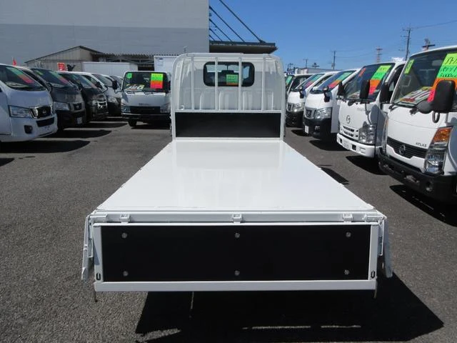 Isuzu ELF 18