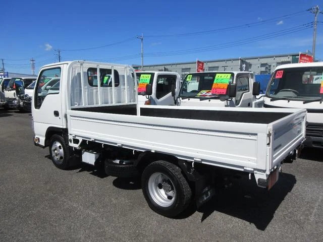Isuzu ELF 9