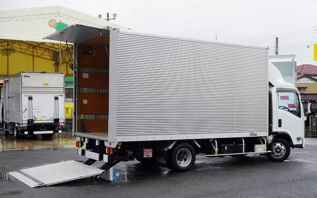 Isuzu ELF