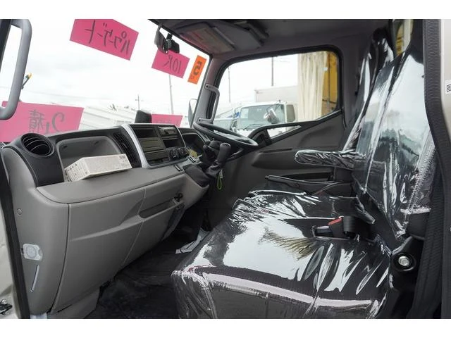 Mitsubishi Fuso CANTER 32