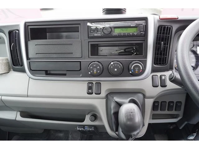 Mitsubishi Fuso CANTER 15