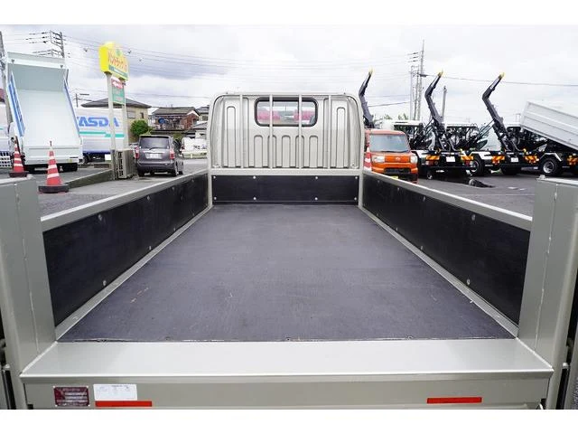 Mitsubishi Fuso CANTER 18