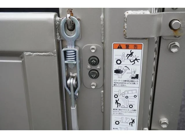 Mitsubishi Fuso CANTER 26