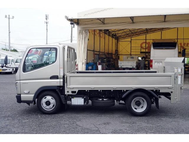 Mitsubishi Fuso CANTER 4