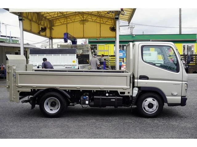 Mitsubishi Fuso CANTER 9