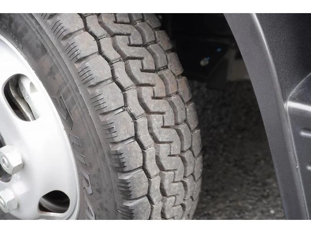 Mitsubishi Fuso CANTER 12