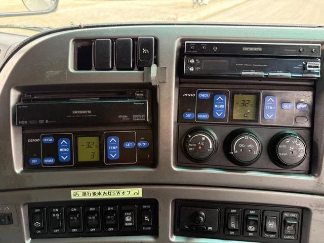 Nissan Diesel QUON 30
