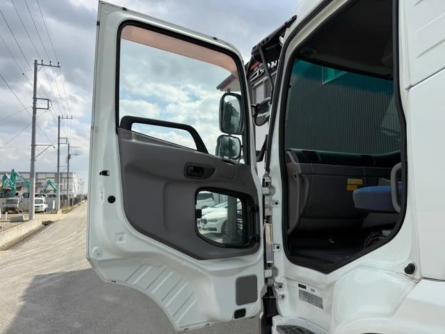 Nissan Diesel QUON 5