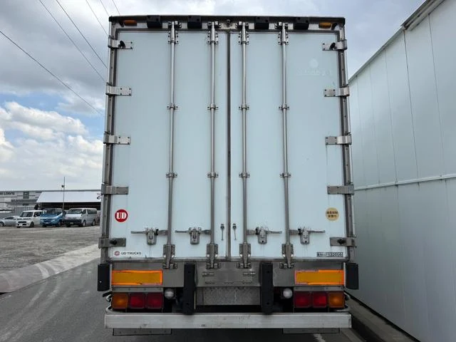 Nissan Diesel QUON 7