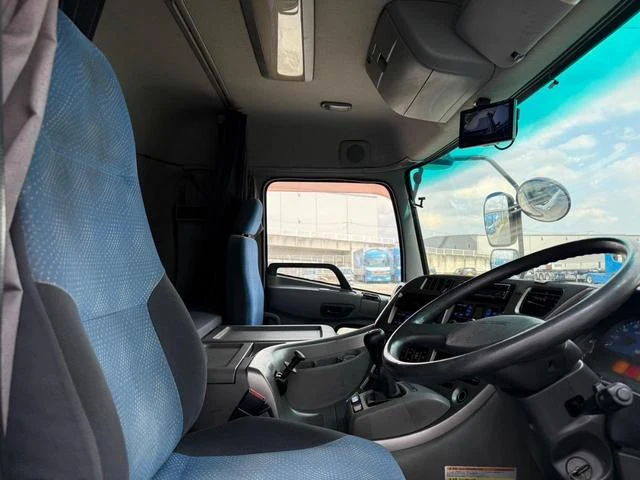 Nissan Diesel QUON 28