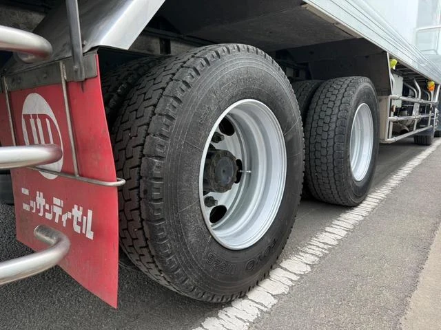 Nissan Diesel QUON 40
