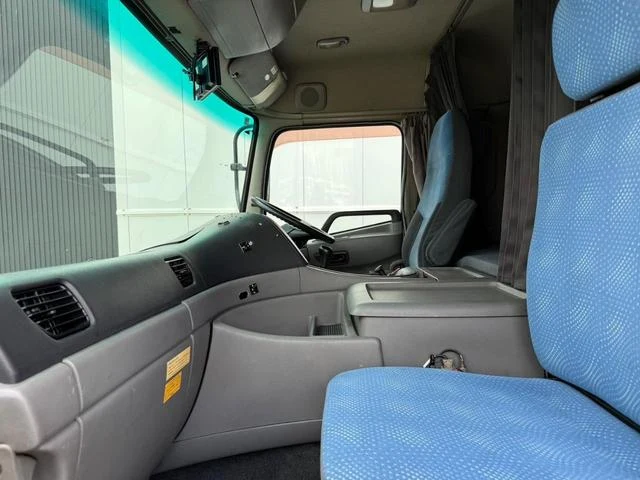 Nissan Diesel QUON 26