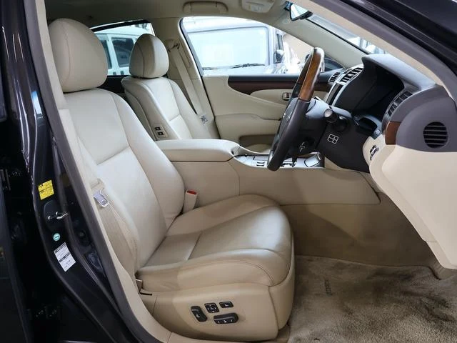 Lexus LS 9