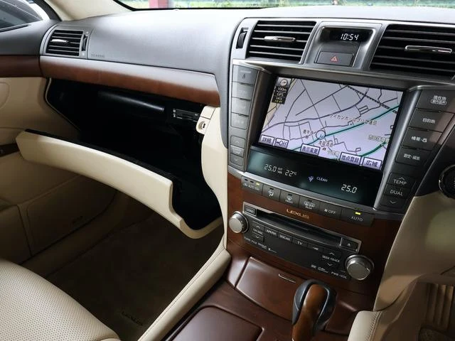 Lexus LS 15