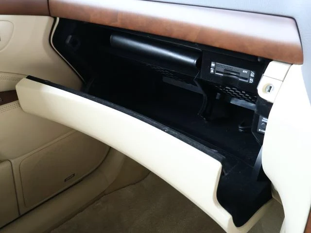 Lexus LS 16