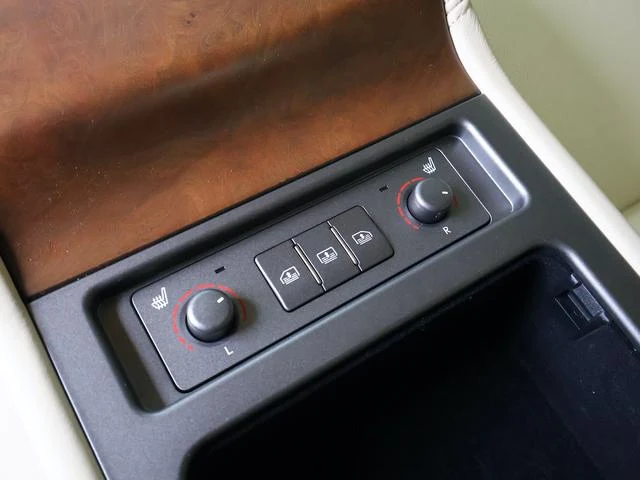Lexus LS 38