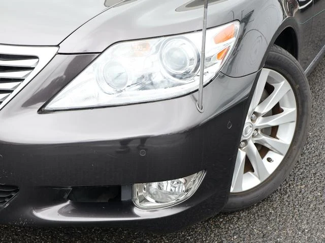 Lexus LS 54