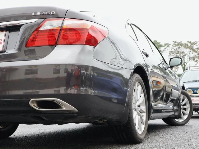 Lexus LS 61