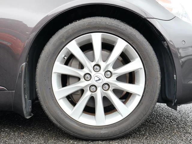 Lexus LS 18