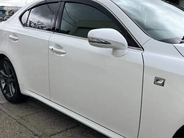 Lexus IS 23