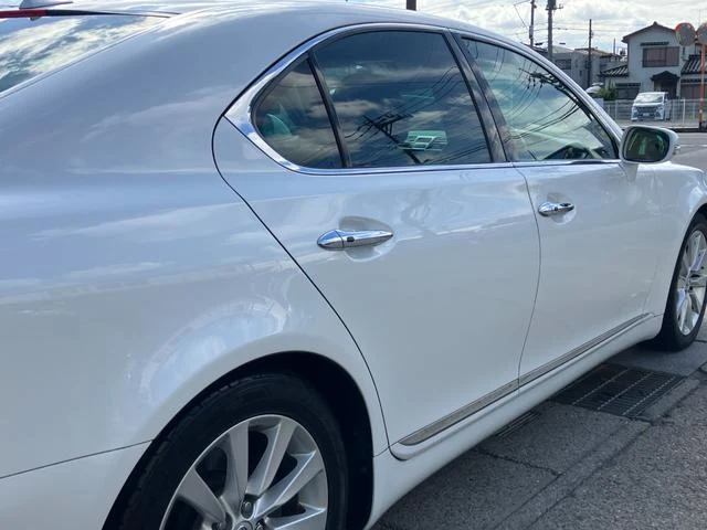 Lexus LS 24