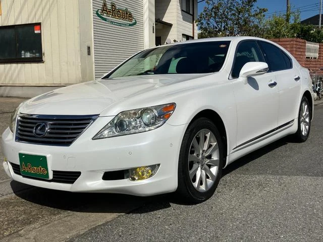 Lexus LS 18