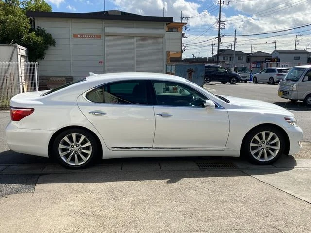Lexus LS 29