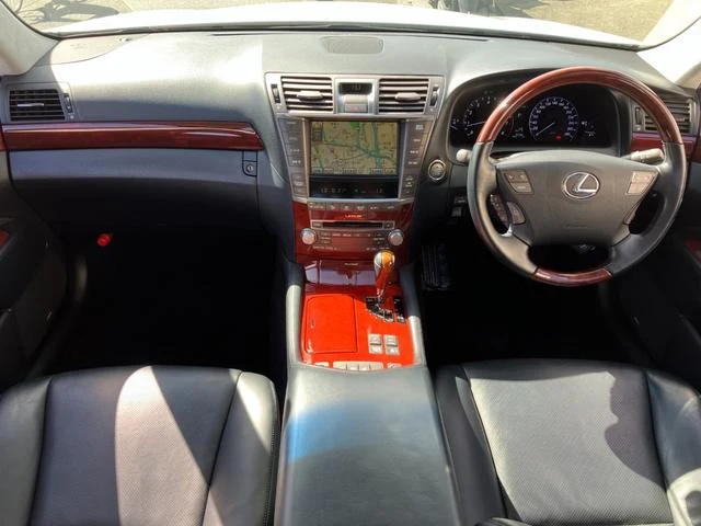 Lexus LS 58