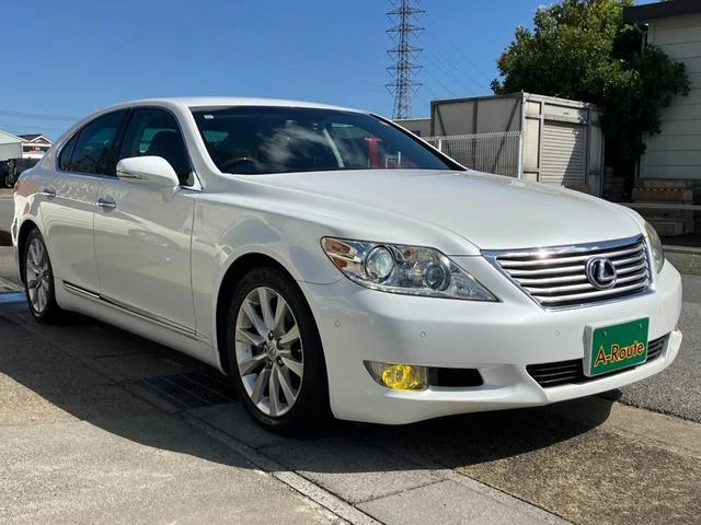 Lexus LS 19