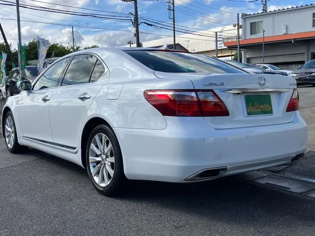 Lexus LS 6