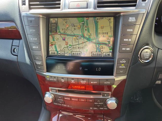 Lexus LS 14