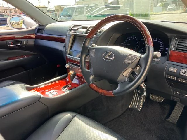Lexus LS 43