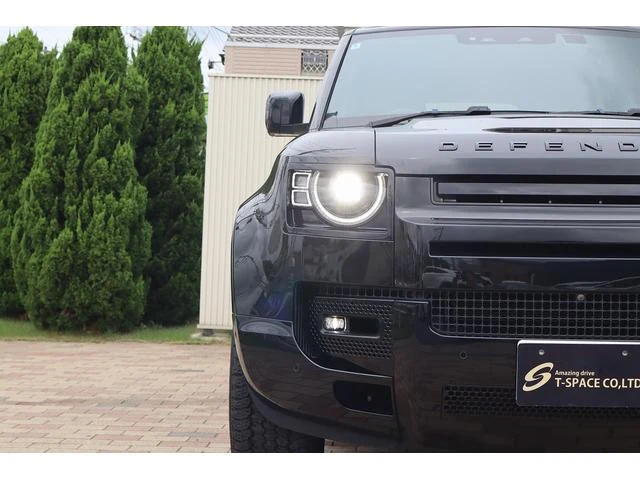 Land Rover DEFENDER 8
