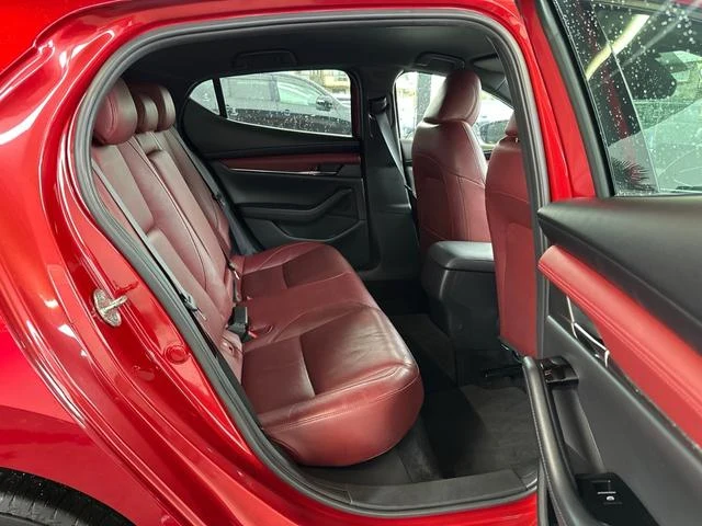 Mazda MAZDA3 10